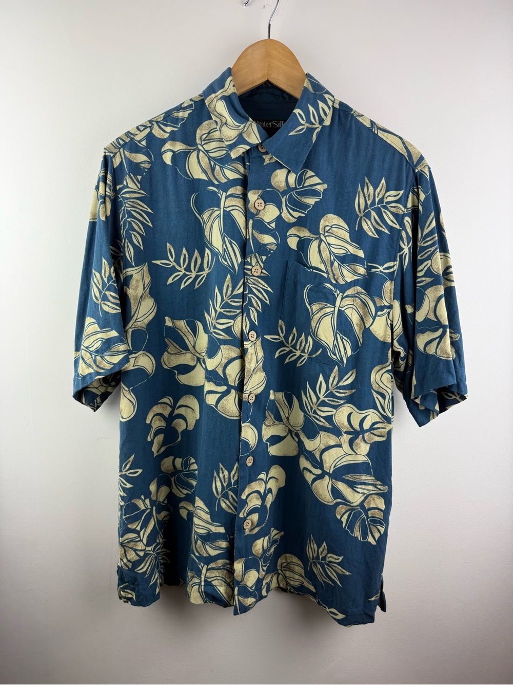 WinterSilks Men's M Silk Blend Tropical Hawaiian Shirt Blue Monstera